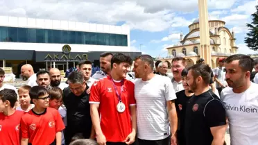 Yusuf Yaser Aksu, Avrupa Şampiyonu Olarak Vezirköprü'ye Döndü