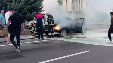 Ünye'de Otomobil Yangını Kontrol Altına Alındı