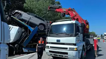 Sakarya'da Togg Taşıyan Tır Kazası