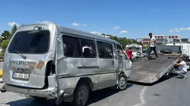 Erenler'de Minibüs Devrildi: 6 Yaralı