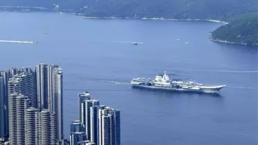 Shandong Uçak Gemisi Hong Kong'da