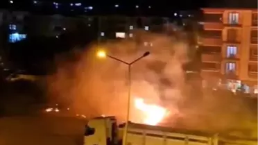 Elazığ'da Boş Arazide Ot Yangını
