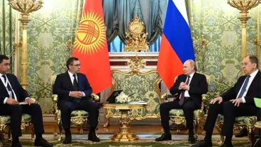 Putin ve Caparov Moskova'da Görüşme Düzenledi