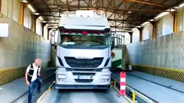 Mersin'de Kaçak Elektronik Sigara Tütünü Ele Geçirildi
