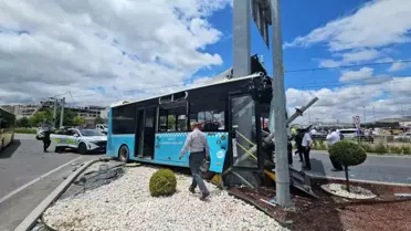 Kayseri'de Tır, Otobüs ve Automobile Çarptı: 8 Yaralı
