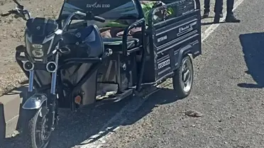 Beypazarı'nda Tır Motosikleti Sıkıştırdı: 3 Yaralı