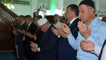 Diyanet İşleri Başkanı Erbaş, Şırnak'ta Yatsı Namazı Kıldı