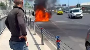 Fatih'te Otomobil Yangını
