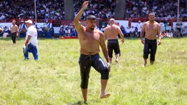 Kırkpınar'da Başpehlivanlar İlk Turda Güreşti