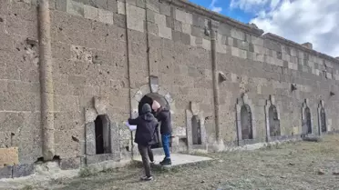 Öğrencilerden Tarihi Tabyaya Restorasyon