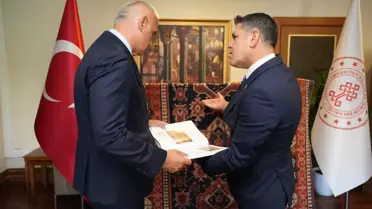 5 Asırlık Uşak Halısı Türkiye'ye Döndü
