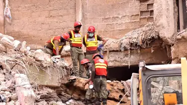 Karaçi'deki bina çökmesi: 17 ölü