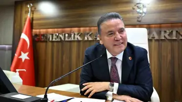 Büyükşehir Belediye Başkanı Muhittin Böcek'ten Rüşvet İddialarına Yanıt