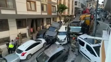 Kontrolden çıkan vinç 23 aracı biçti, binalara zarar verdi