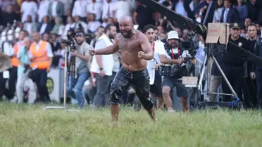 Kırkpınar'da Başpehlivan Orhan Okulu oldu