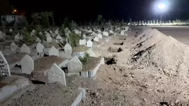 Mezarlığa gelen aile, babalarının kabrini yerinde bulamadı