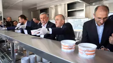 Elazığ'da Muharrem Ayı Dolayısıyla Aşure İkramı Yapıldı