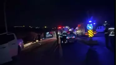 Foça'da Kavşakta Kaza: 7 Yaralı
