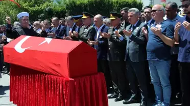 İzmir, Şehit Üsteğmen Ege Akar'ı dualarla son yolculuğuna uğurladı