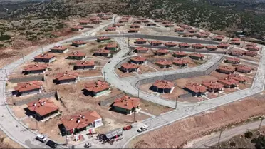 Osmaniye'de Depremzedelere Yeni Evler Teslim Edildi