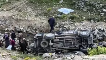 Kürtün'de Kamyonet Devrildi: 1 Ölü, 5 Yaralı