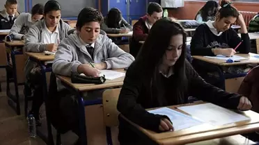 Lise eğitimi 2 yıl mı olacak? Bakan Tekin milyonları ilgilendiren soruyu yanıtladı