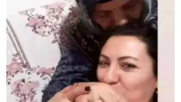 Boşanma aşamasındaki eşini silahla öldürdü