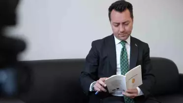 Bayburt'un Şair Müdürü: 8 Diplomalı ve 9 Kitap Yazdı