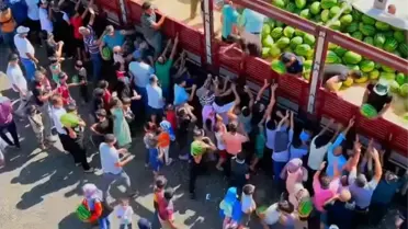 Birecik'te Bedava Karpuz İzdihamı