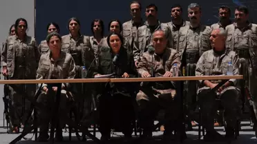 Silahlarını yakarak imha eden PKK'lıların kimlikleri belli oldu! İşte Bese Hozat'ın gerçek adı