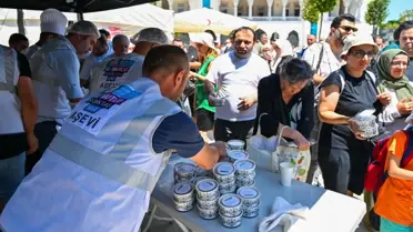 Beşiktaş'ta Aşure İkramı