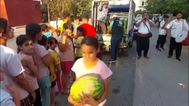 Nizip'te Ücretsiz Karpuz Dağıtımı