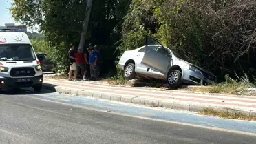 Manavgat'ta Trafik Kazası: Araç Kaldırıma Çıktı