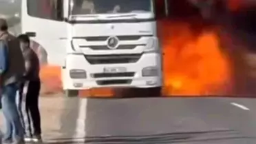 Şanlıurfa'da Tır Alev Aldı