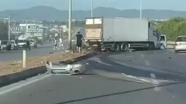 İzmir'de Trafik Kazası: Sürücü Hayatını Kaybetti