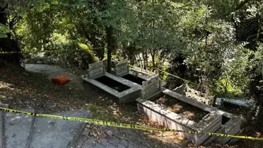 Mezarda bal mumundan yapılmış bebek ve bebeğe sarılı muska bulundu