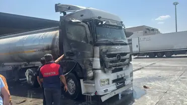 Silopi'de Akaryakıt Yüklü Tanker Yandı