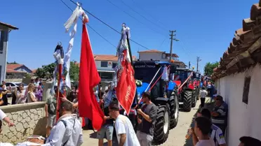 Traktörle Düğün Konvoyu