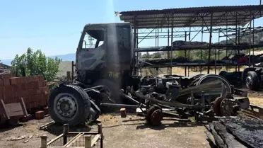 Çorum'da Trafo Patlaması Sonucu Yangın: Arı Kovanları ve Atölye Yandı