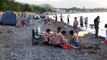 Van Gölü'ne Yaz Akını