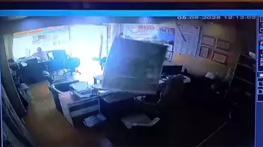 Reyhanlı'da Ofiste Tavan Çöktü