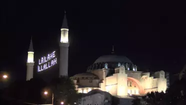 15 Temmuz darbe girişiminin 9'uncu yılında camilerden sela okundu