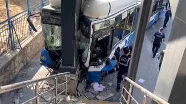 Keçiören'de EGO Otobüsü Kaza Yaptı