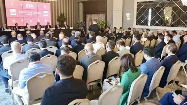 Bakan Bolat Gürcistan'da İş İnsanlarıyla Toplandı