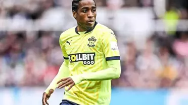 Beşiktaş'ın anlaşma sağladığı Kyle Walker-Peters'ın İstanbul'a gelişi ertelendi