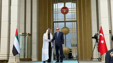 Cumhurbaşkanı Erdoğan, BAE Devlet Başkanı Al Nahyan'ı resmi törenle karşıladı