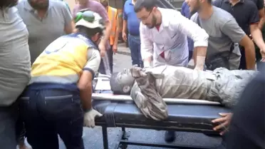 İsrail'in Şam Saldırısında Yaralılara Müdahale
