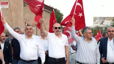 Kayseri iş dünyası milletin zaferini Cumhuriyet Meydanı'nda sahiplenmeye devam etti