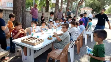 Kur'an Kursu Öğrencilerine İkramlarla Destek