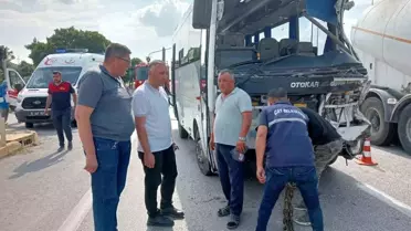 Afyonkarahisar'da Midibüs ve Kamyon Çarpıştı: 7 Yaralı